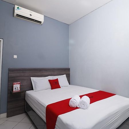 Reddoorz Plus Near Rs Harapan Kita Джакарта Екстер'єр фото