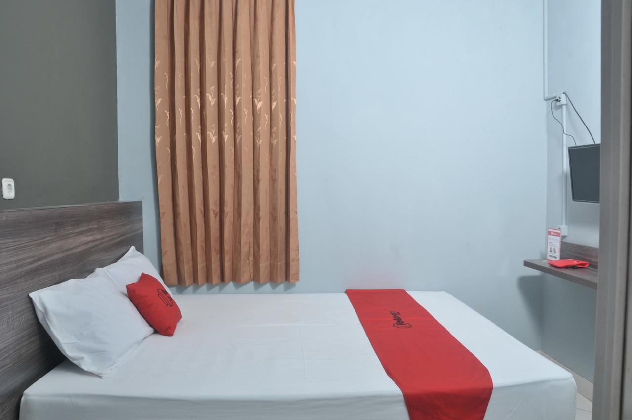 Reddoorz Plus Near Rs Harapan Kita Джакарта Екстер'єр фото
