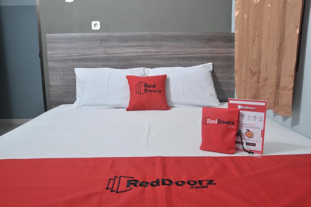 Reddoorz Plus Near Rs Harapan Kita Джакарта Екстер'єр фото