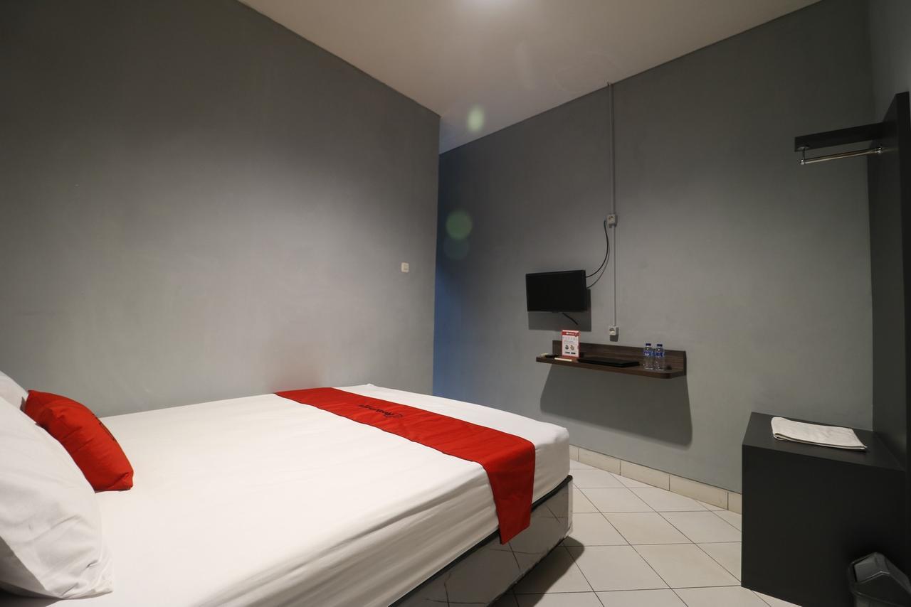 Reddoorz Plus Near Rs Harapan Kita Джакарта Екстер'єр фото