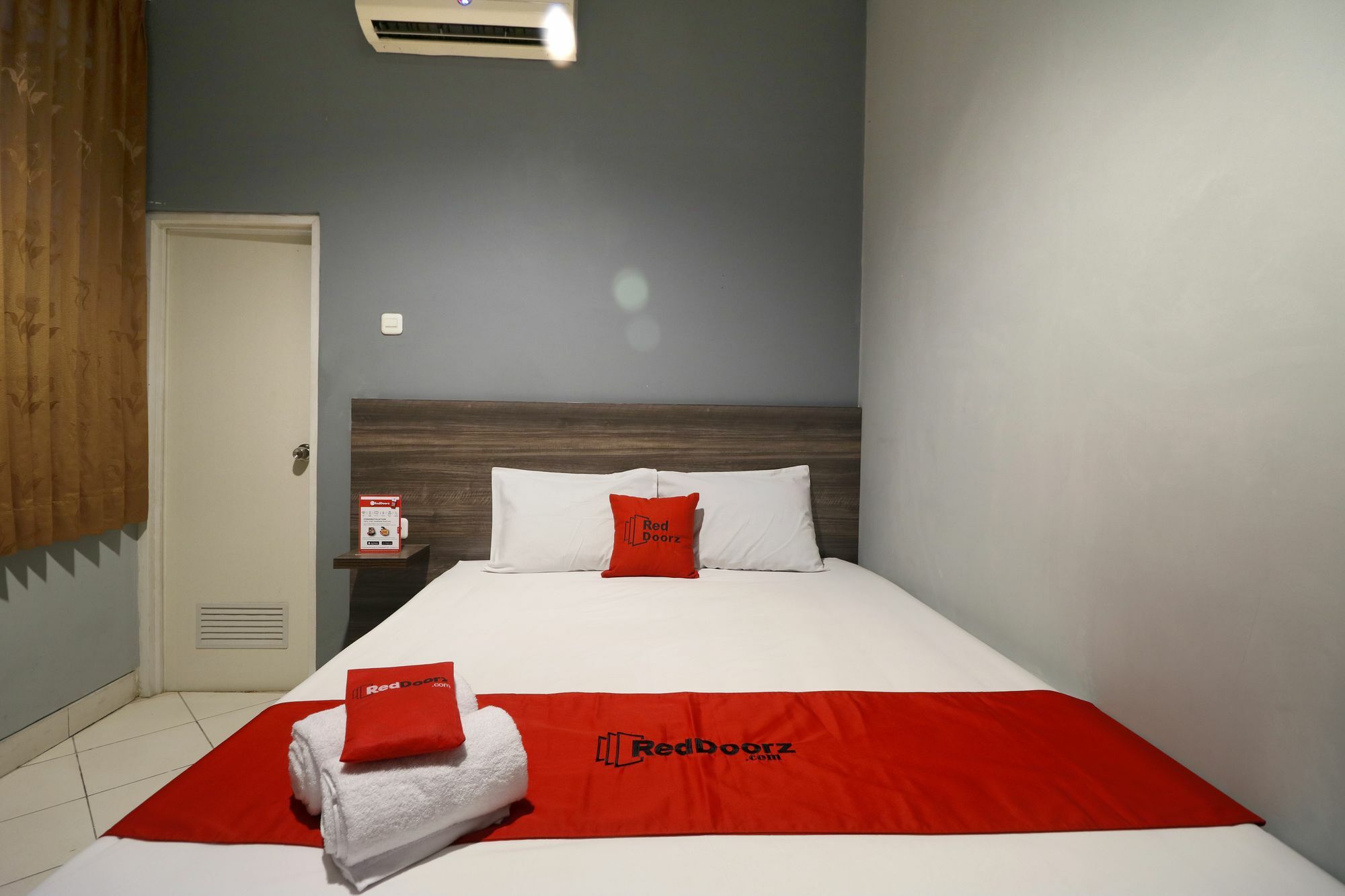 Reddoorz Plus Near Rs Harapan Kita Джакарта Екстер'єр фото